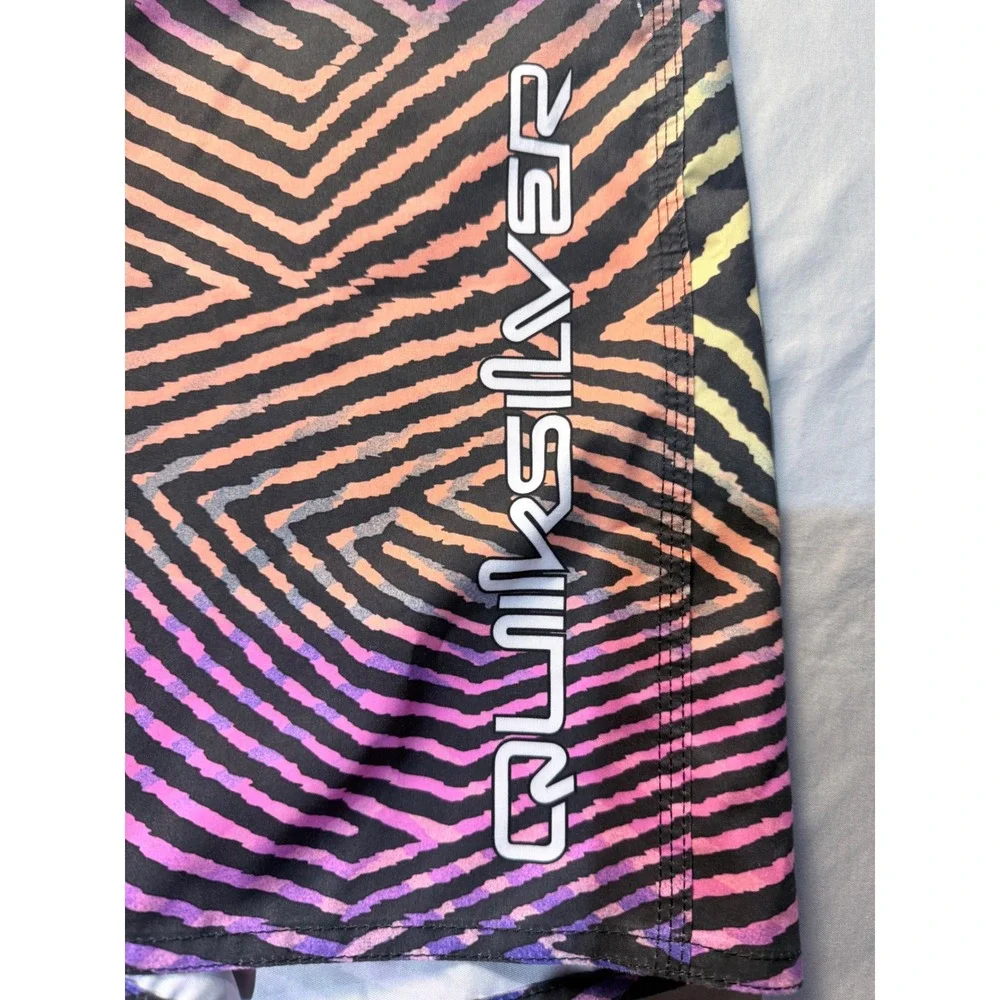 Quiksilver Mens Board Shorts Size 30 Black Geometric Sunset Gradient Swim Trunks